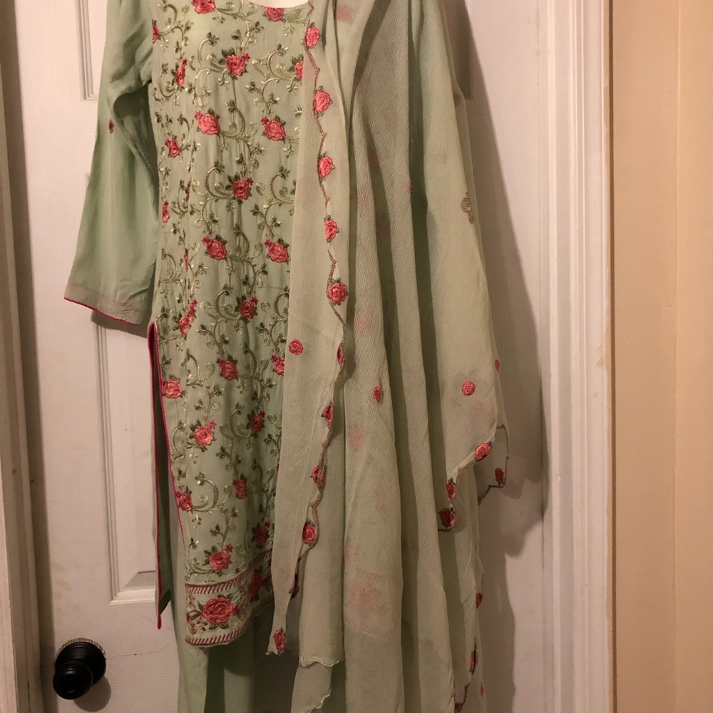 Pakistani Indian Shalwar Kameez - image 5